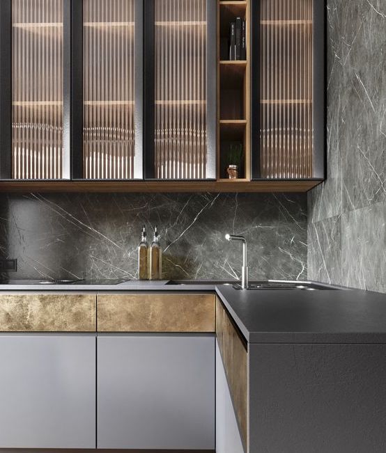 фартук из мрамора