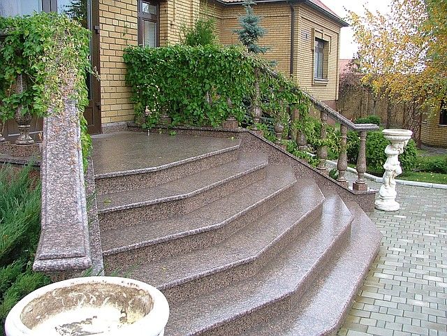 гранитные балясины